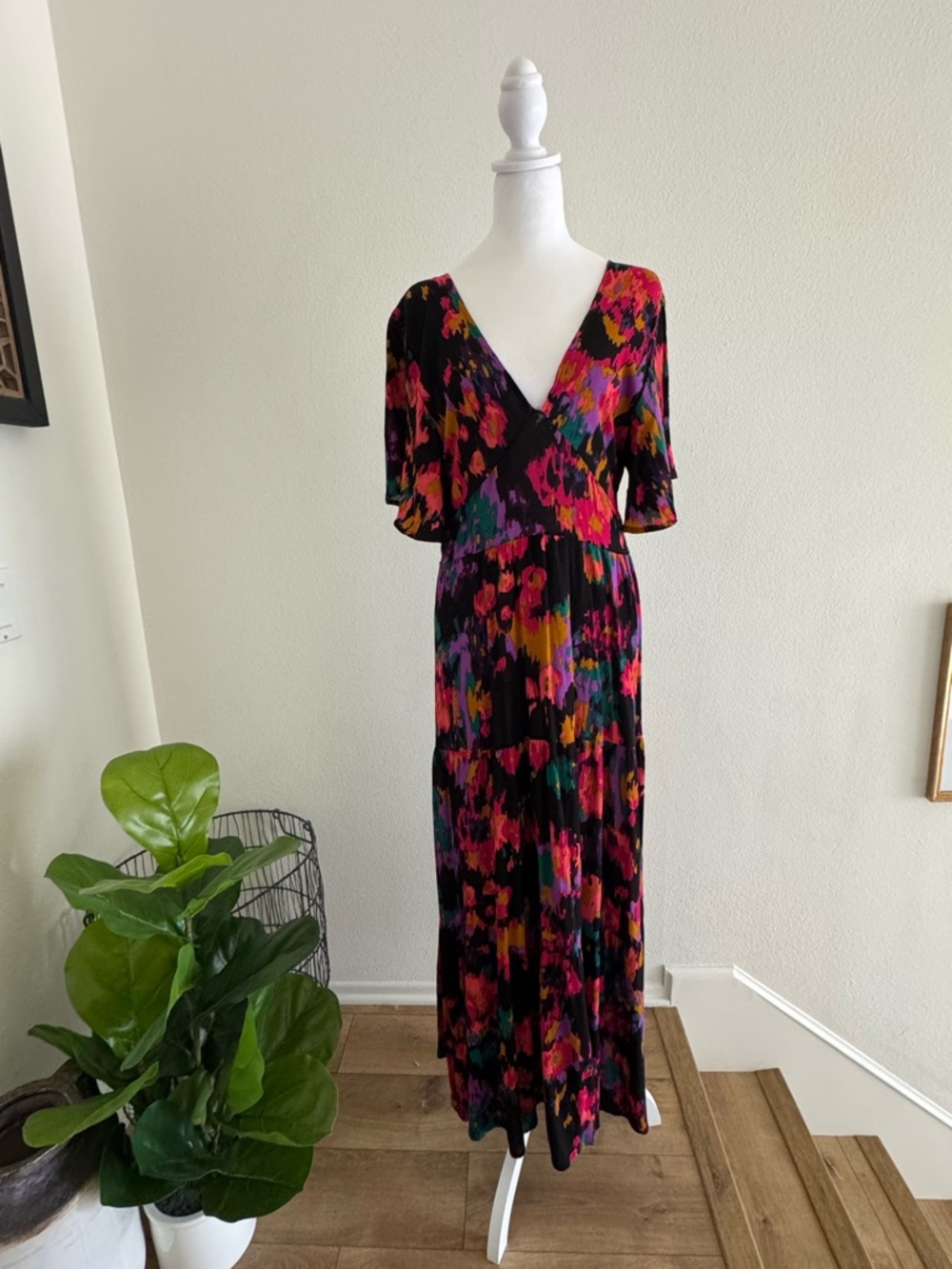 Black Floral V-Neck Maxi Dress - Multicolor